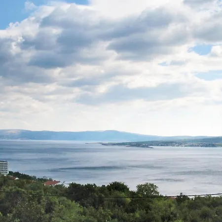 Apartments With A Parking Space Dramalj, Crikvenica - 5576 *